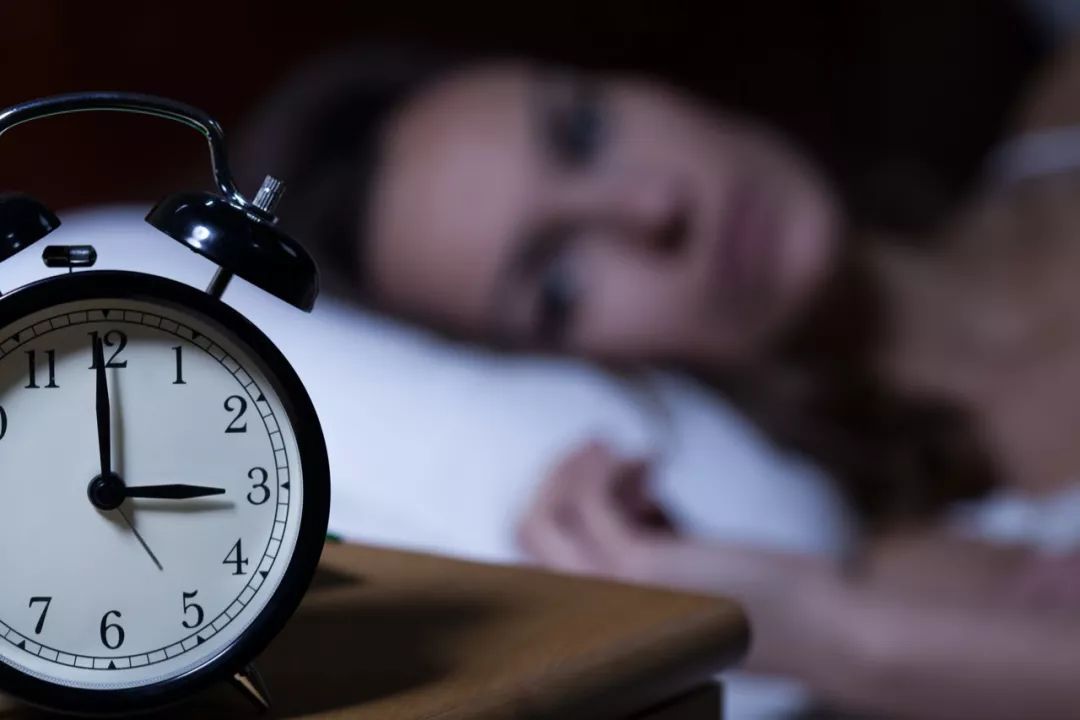 焦虑很可能是睡眠不足导致的，但不必过分担心