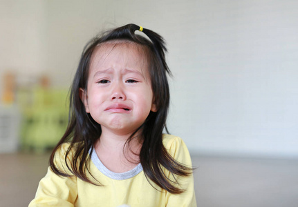 小孩哭泣怎么办 可以允许小孩子哭吗