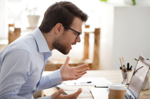 职场中如果出现这4个现象，说明老板要逼你自动离职