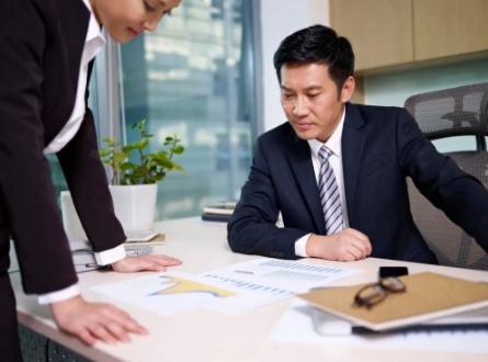 领导想要提拔一个人的几个信号，你一定要看得懂