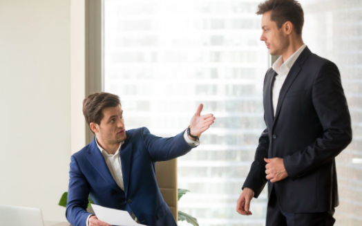 对于那些经常嫉妒你的人该怎么办？果断反击