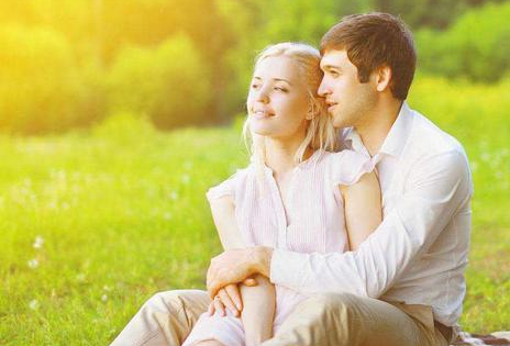 两个人在一起，父母不同意，或许只是因为不值得罢了