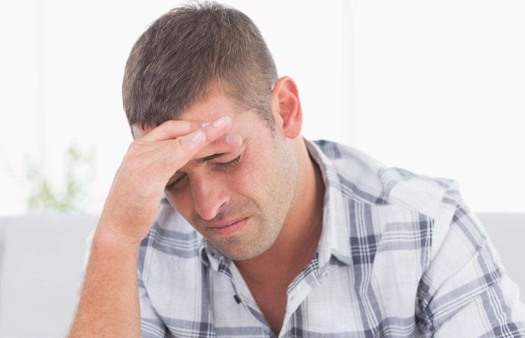 一个人自卑的表现，有没有什么方法改善？