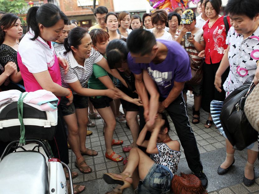 当街打小三：情感矛盾与法律纠纷之间的关系