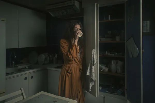 日本主妇圈热老公去死网,不幸的婚姻能让女人变得多恶毒