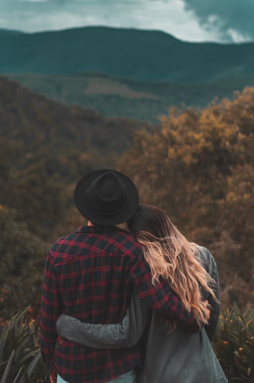 认识很久的女生能追吗?如何追认识很久的朋友