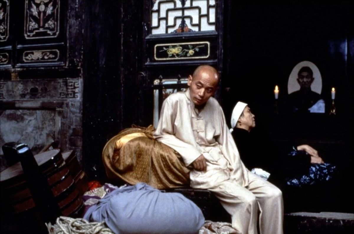永恒少年徐富贵的成长史｜从经典电影《活着》谈起