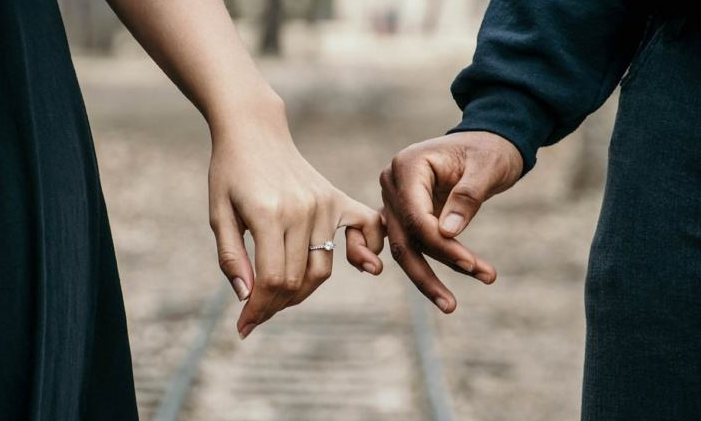 相亲和自由恋爱哪个离婚率高