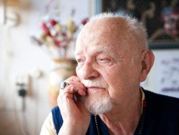 空巢独居的老人更易患老年抑郁症