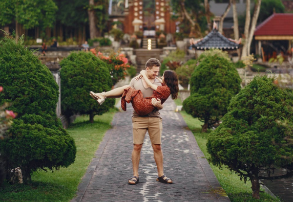 幸福的婚姻会让你变得越来越好