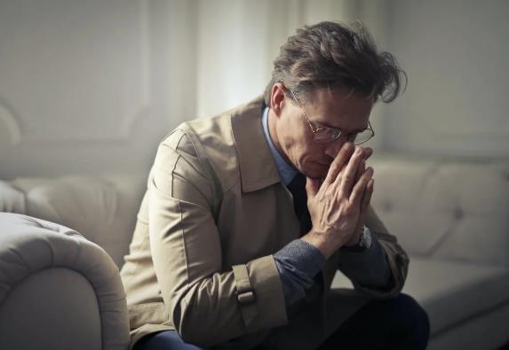 如何通过健康的生活方式消除抑郁症？