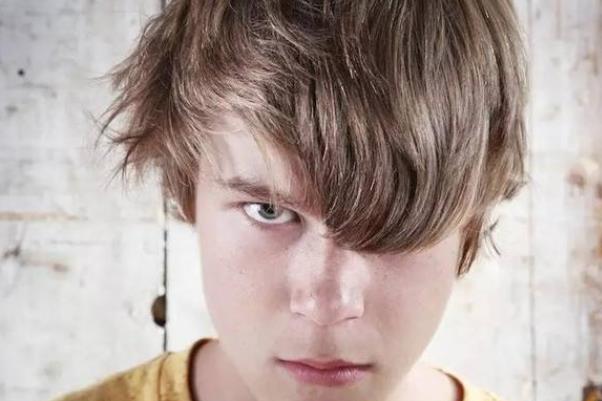为何孩子青春期情绪不稳定有哪些原因？